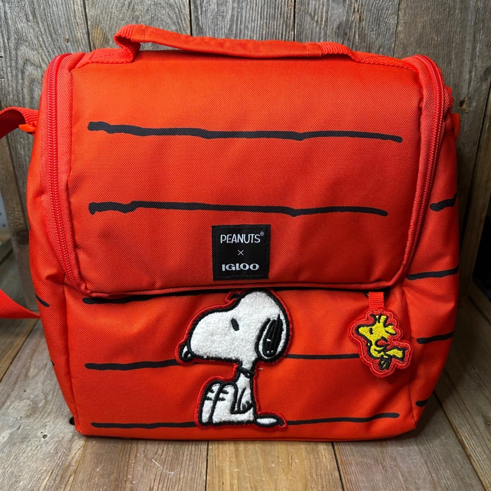 Igloo x Peanuts Snoopy Doghouse Red Insulated Lunch Box Cooler Bag 16 Can